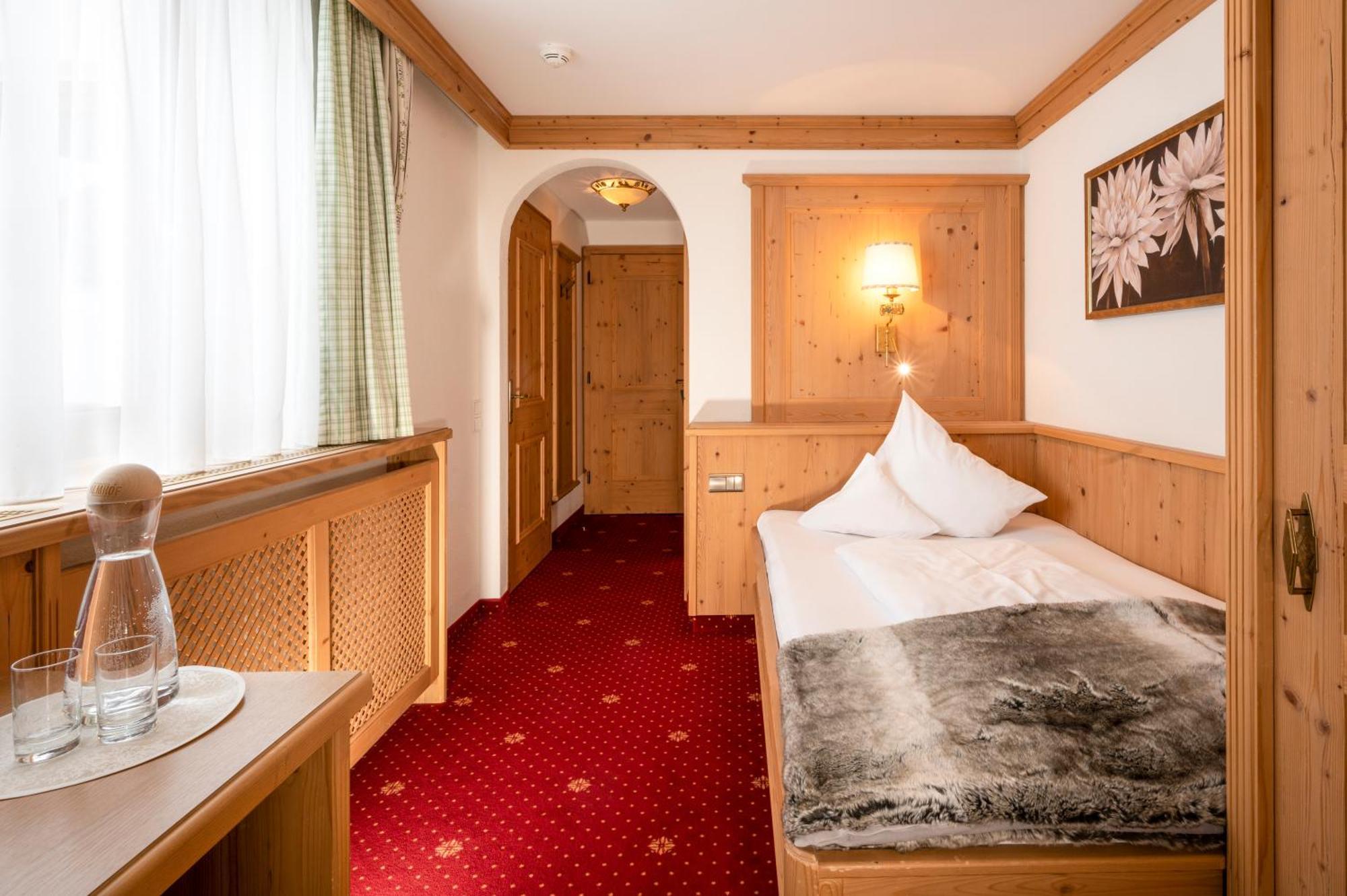Hotel Almhof กัลเทือร์ ภายนอก รูปภาพ